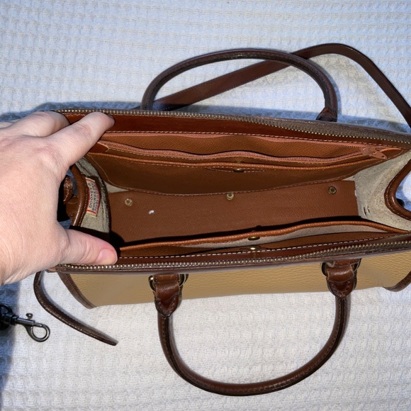 Authentic Dooney and Bourke Handbag - Picture 6 of 7